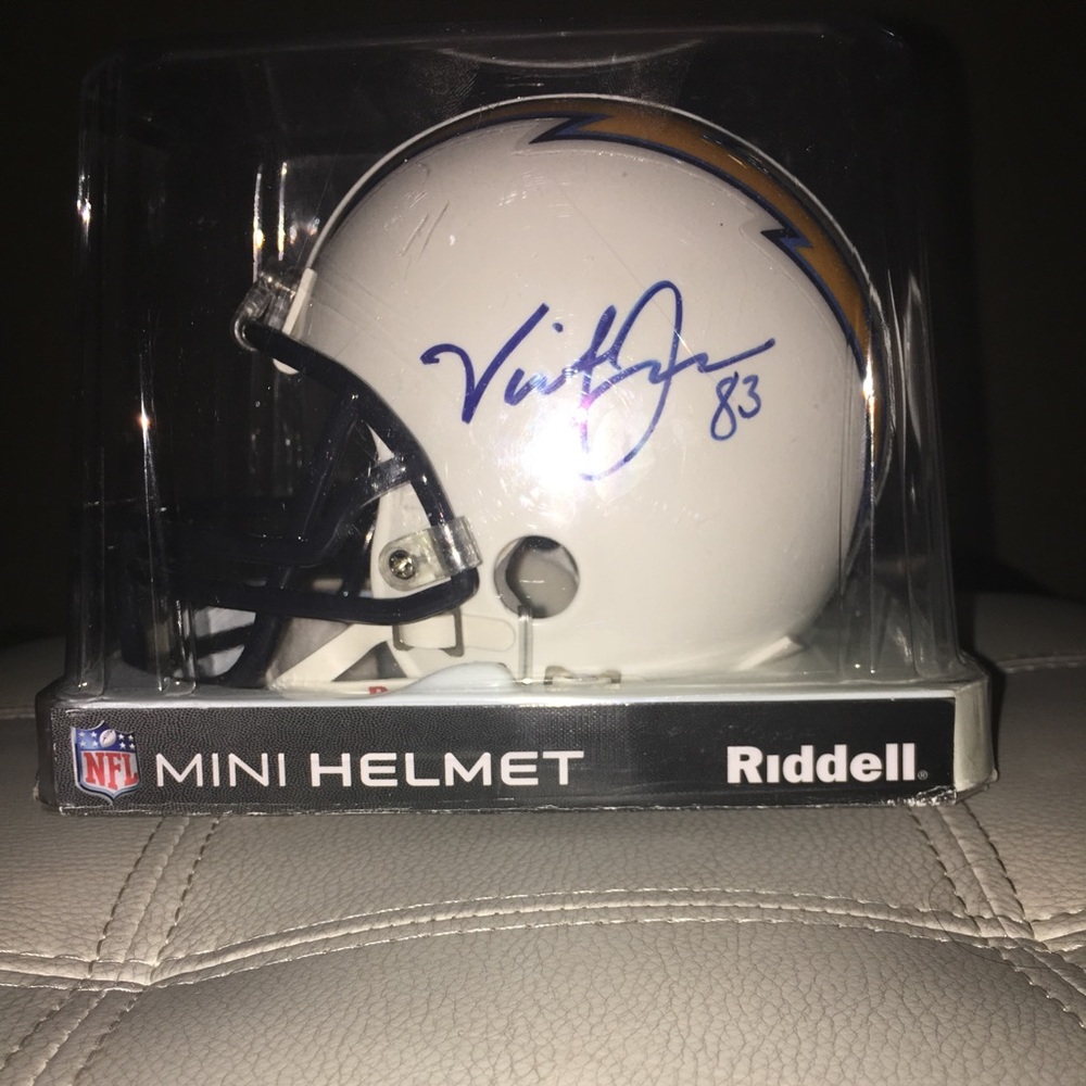 🛑SOLD🛑 NFL Signature Vince Jackson Mini Helmet